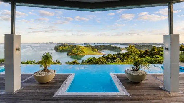 The view from Peroa Bay Winery pool